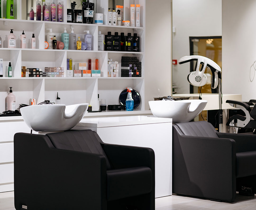 Зона мытья волос в LAKmousse Beauty Bar