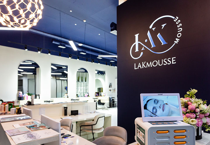 Стойка администратора LAKmousse Beauty Bar