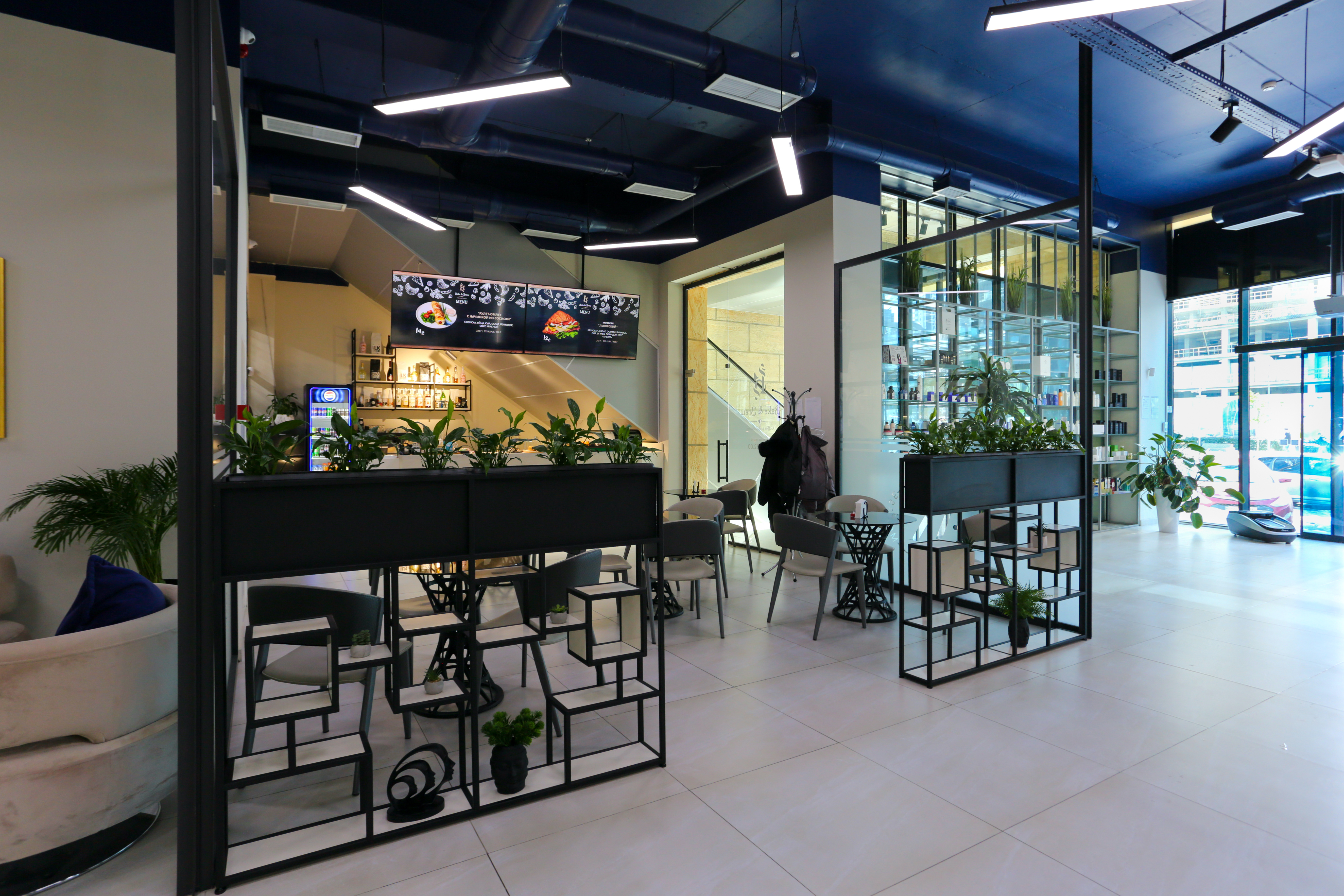 Beauty & Coffee atmosphere at LAKmousse Beauty Bar